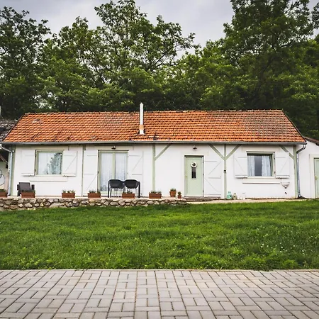 Ferde Es Vendeghaz Appartement